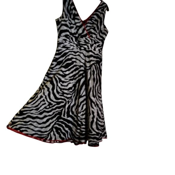 Robbie Bee Dress, Size 10, Black/White/Red Trim - Picture 1 of 2